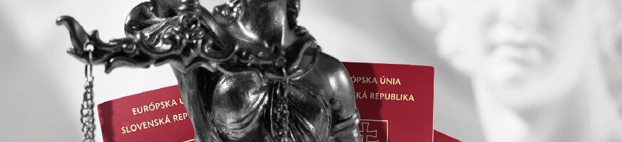 Justitia a pas 872x200